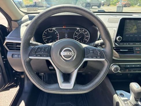 Used 2024 Nissan Altima 2.5 SV FWD image 16