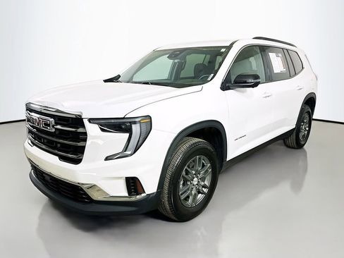 Used 2025 GMC Acadia Elevation image 3