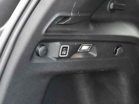 Used 2024 Jeep Grand Cherokee L Limited image 38