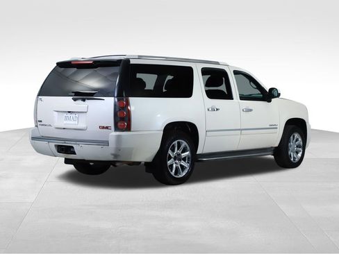 Used 2011 GMC Yukon XL Denali image 12