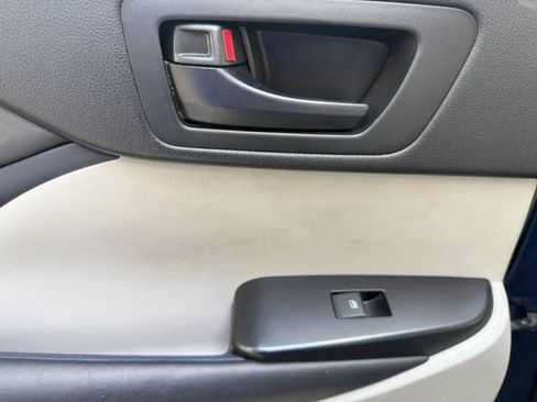 Used 2015 Toyota Highlander Plus FWD image 34