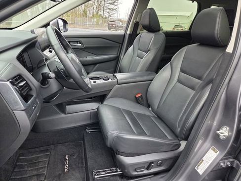 Used 2025 Nissan Rogue SL w/ Tech Package AWD/4WD image 5