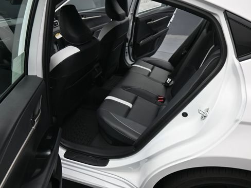New 2026 Toyota Camry Hybrid FWD image 14