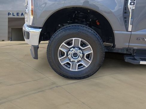 Used 2025 Ford F250 Lariat AWD/4WD image 14