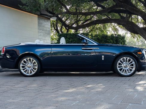 Certified 2020 Rolls-Royce Dawn RWD image 22