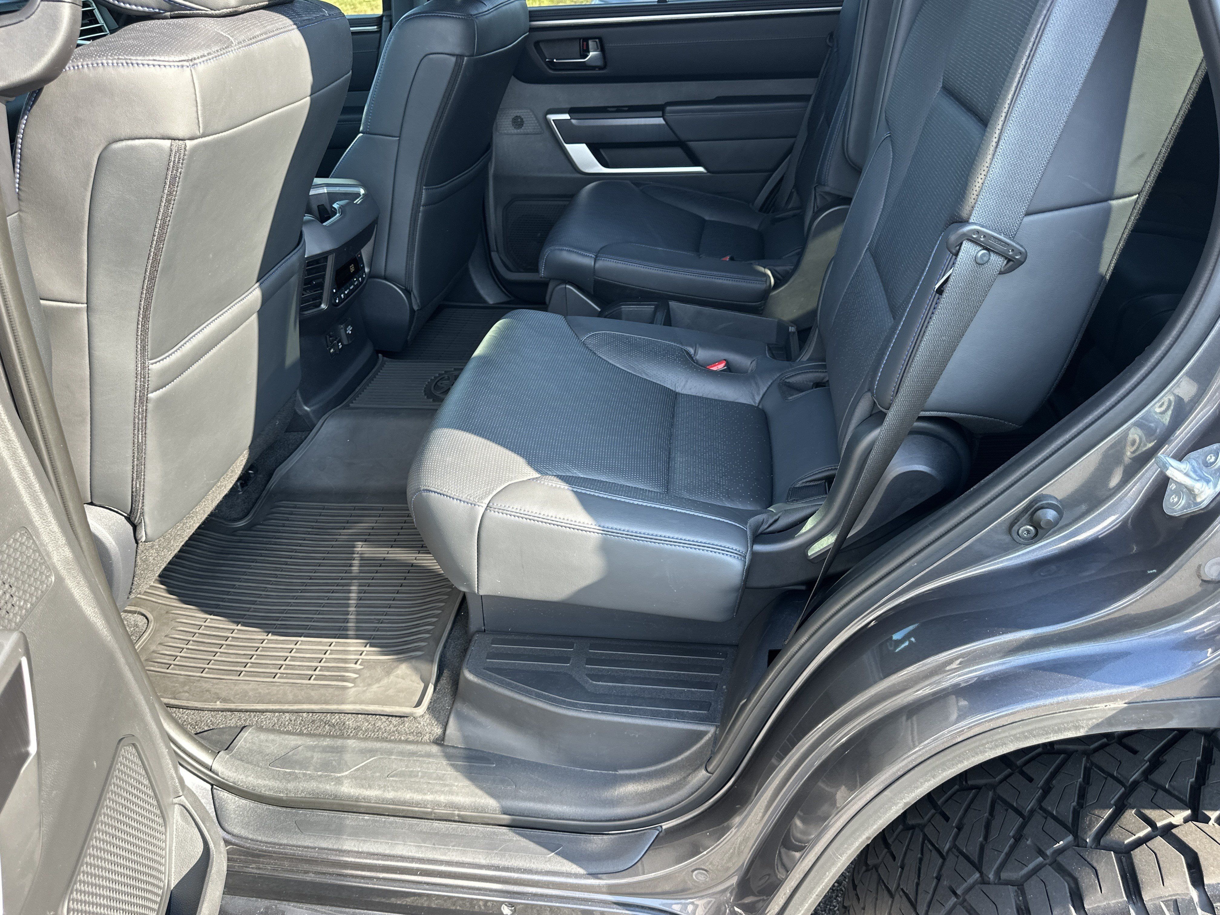 Used 2025 Toyota Sequoia Platinum AWD/4WD image 23