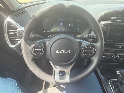 Used 2024 Kia Soul LX w/ Option Group 015 FWD image 4