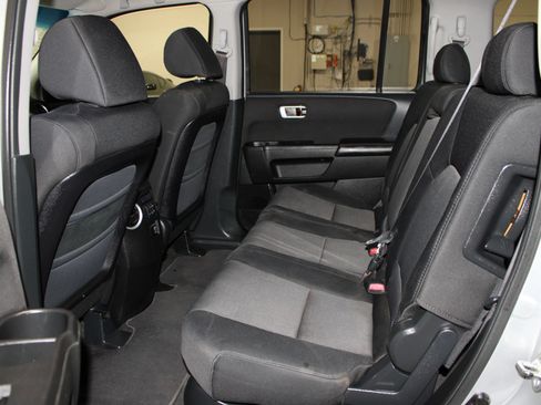 Used 2010 Honda Pilot EX image 25