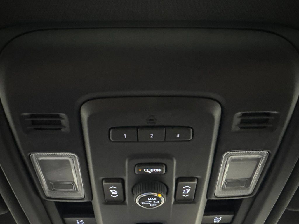 Used 2024 GMC Yukon AT4 w/ Technology Package AWD/4WD image 52