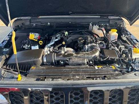 Used 2022 Jeep Gladiator Sport image 26