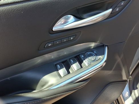 Used 2025 Cadillac XT4 Premium Luxury image 12