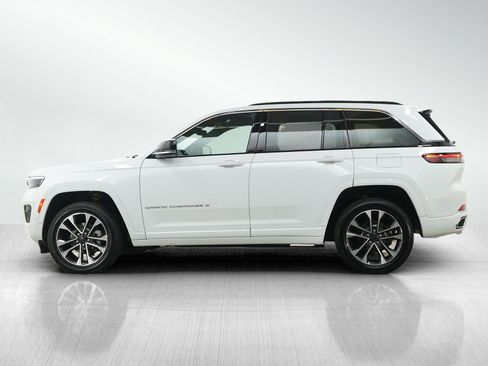 Used 2024 Jeep Grand Cherokee Overland w/ Luxury Tech Group IV image 2