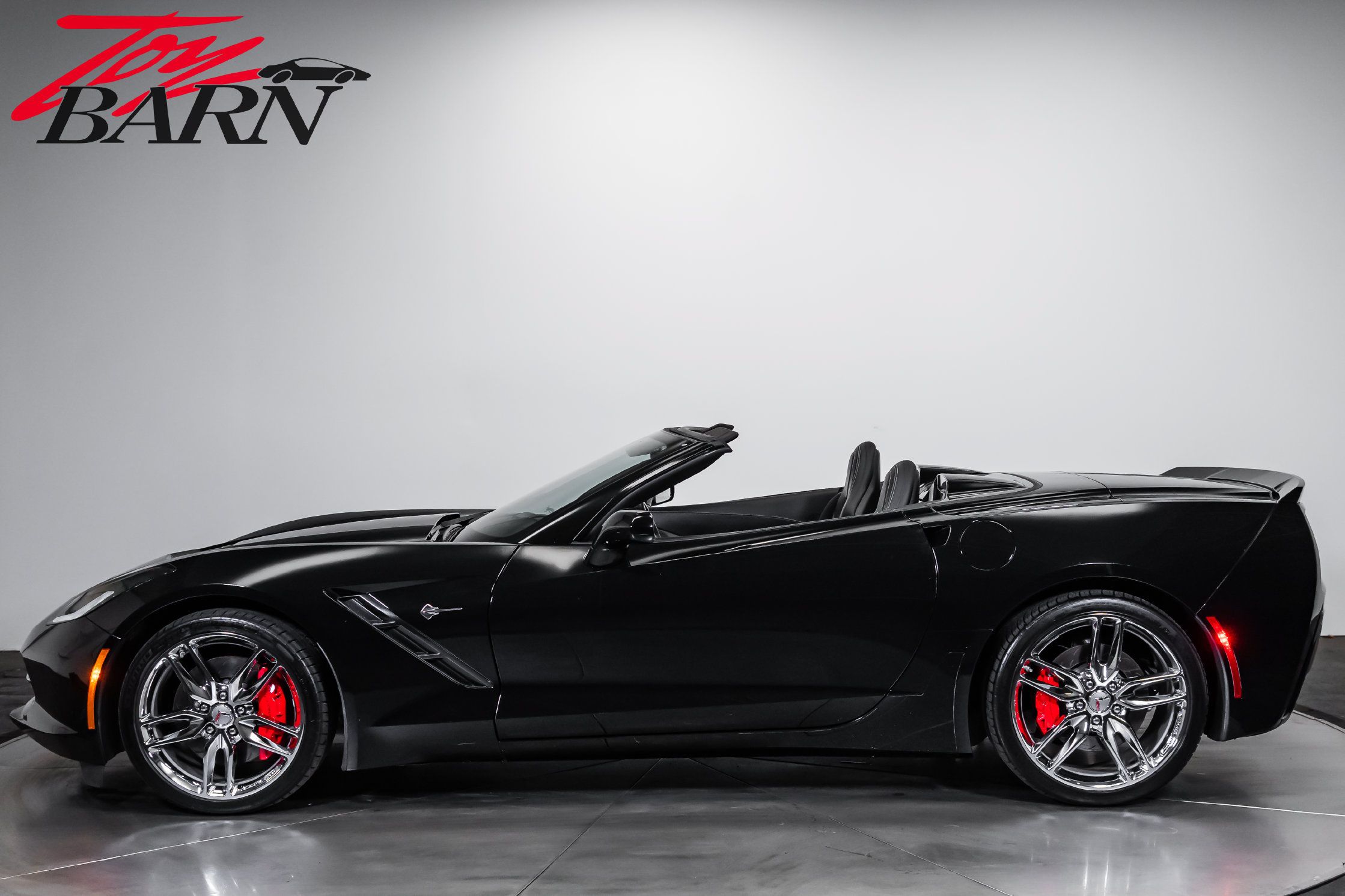 Used 2014 Chevrolet Corvette Stingray Convertible w/ 3LT Preferred Equipment Group RWD image 2