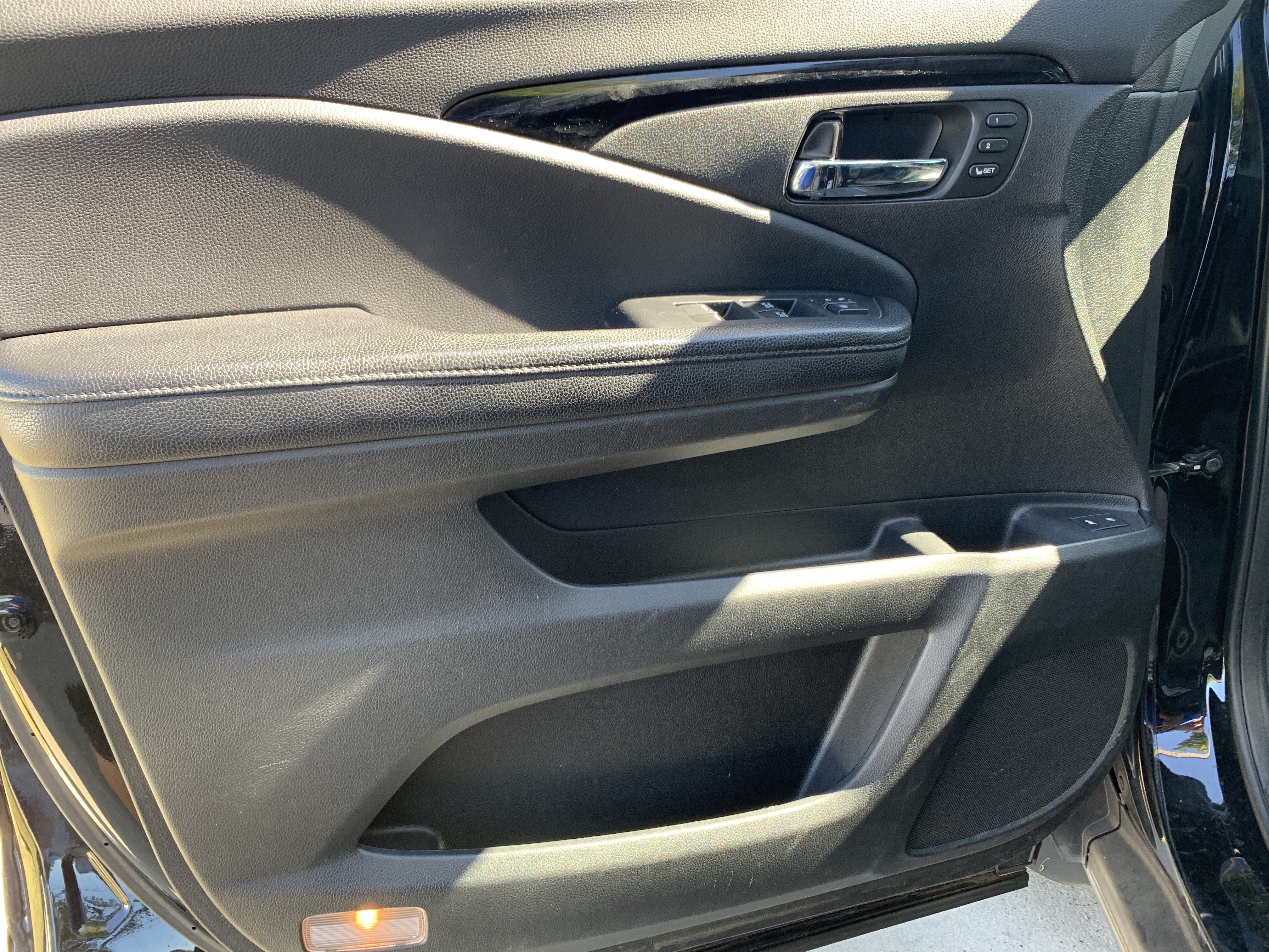Used 2016 Honda Pilot Elite image 14