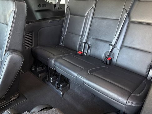 Used 2022 GMC Yukon XL Denali AWD/4WD image 16