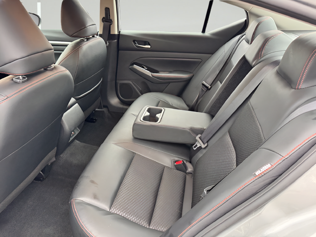 Used 2025 Nissan Altima 2.5 SR FWD image 31