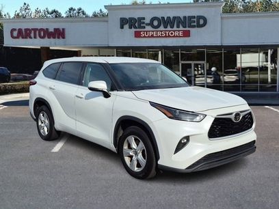 Used 2022 Toyota Highlander LE