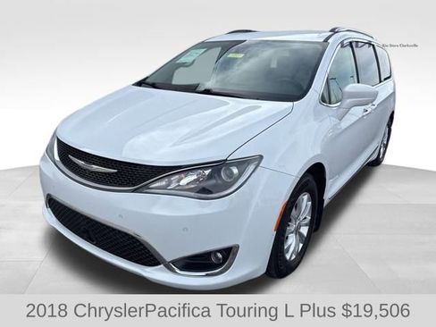 Used 2018 Chrysler Pacifica Touring-L Plus w/ Advanced Safetytec Group image 4