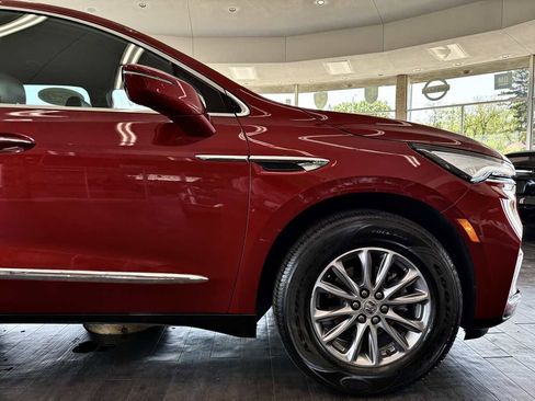Used 2024 Buick Enclave Premium image 10