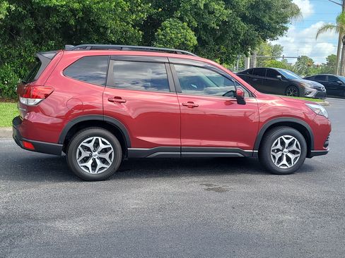 Used 2024 Subaru Forester Premium AWD/4WD image 9