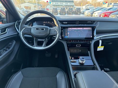 New 2026 Jeep Grand Cherokee Laredo image 22