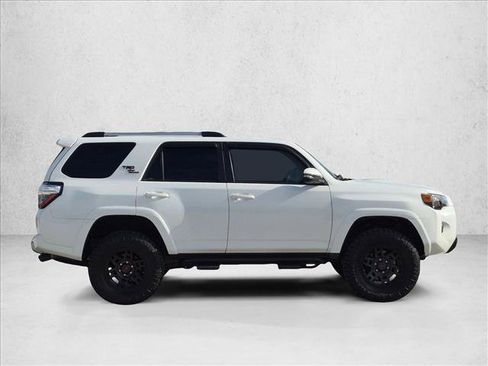 Used 2018 Toyota 4Runner TRD Off-Road Premium AWD/4WD image 4