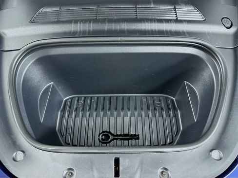 Used 2023 Tesla Model Y Long Range image 33