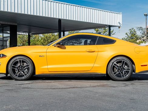Used 2022 Ford Mustang GT Premium image 3