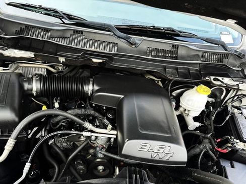 Used 2018 RAM 1500 Express image 34