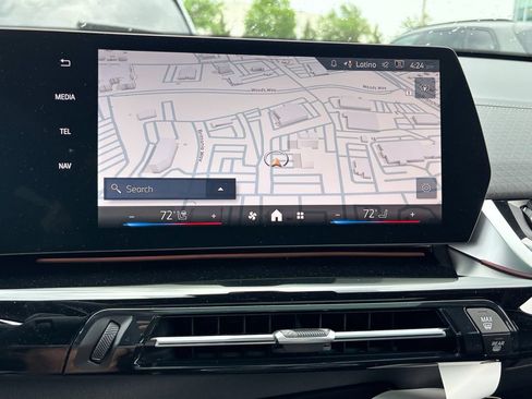 New 2026 BMW X2 xDrive28i w/ Technology Package AWD/4WD image 15