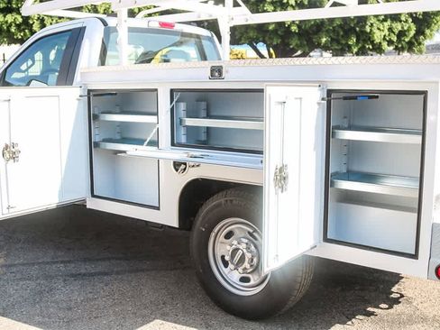 New 2025 Ford F250 XL w/ XL Chrome Package image 15