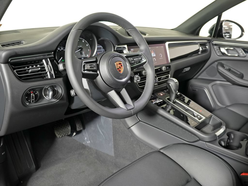 Used 2026 Porsche Macan S AWD/4WD image 4