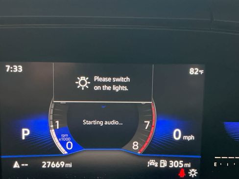 Used 2022 Volkswagen Taos SE w/ Panoramic Sunroof Package FWD image 15