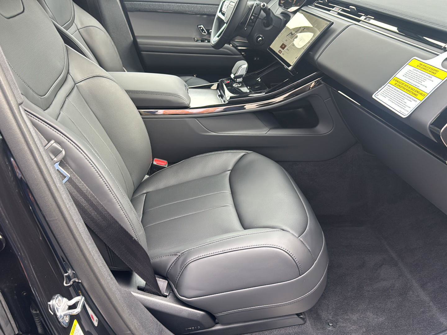 New 2027 Land Rover Range Rover Sport SE AWD/4WD image 15
