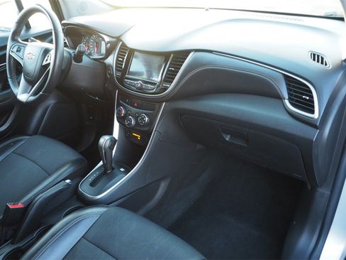 Used 2022 Chevrolet Trax LT w/ Driver Confidence Package image 20