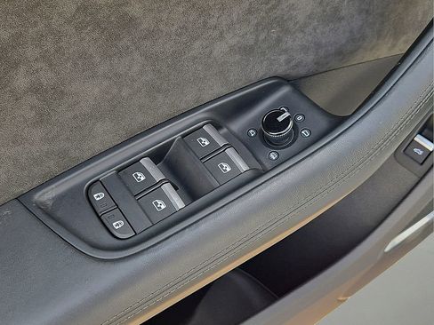 Used 2022 Audi RS Q8 image 22