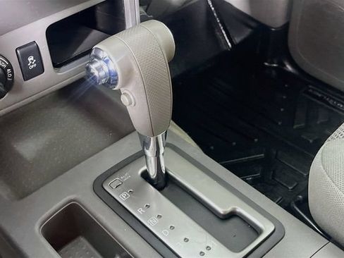 Used 2017 Nissan Frontier SV AWD/4WD image 16