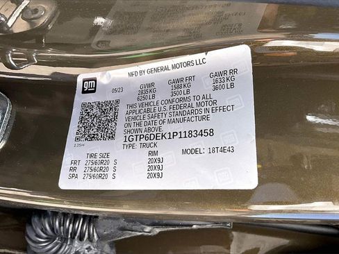 Used 2023 GMC Canyon AT4 w/ AT4 Premium Package image 16