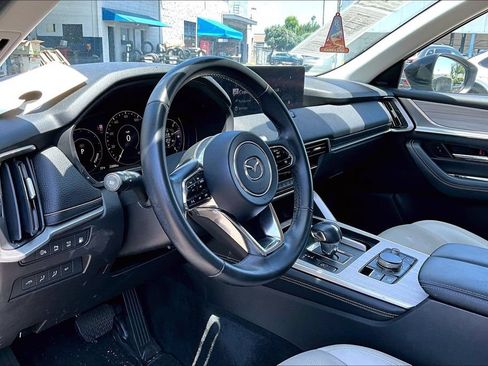 Certified 2025 MAZDA CX-70 Plug-In Hybrid w/ Premium Pkg AWD/4WD image 9
