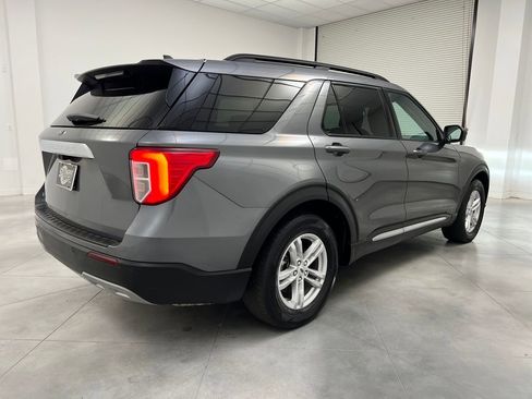 Used 2024 Ford Explorer XLT w/ Equipment Group 202A image 7