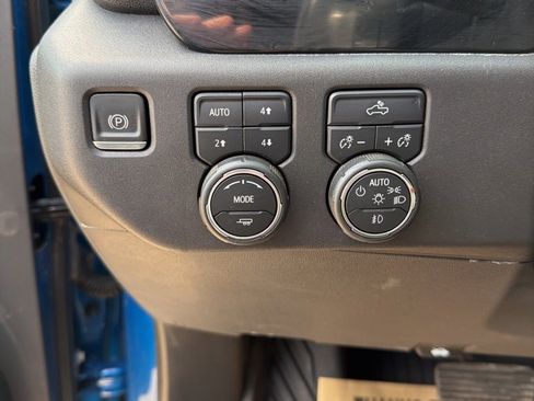 Used 2022 Chevrolet Silverado 1500 LT Trail Boss image 26