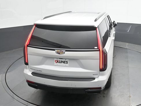 Used 2024 Cadillac Escalade ESV Sport Platinum AWD/4WD image 31