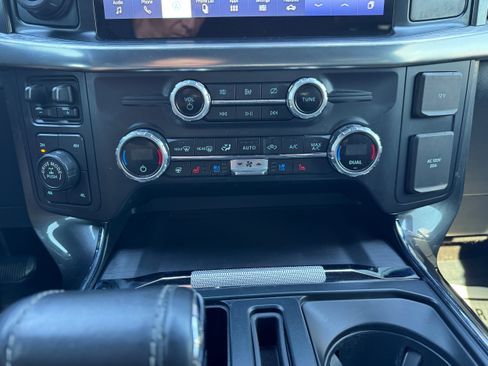 Used 2021 Ford F150 Lariat w/ Equipment Group 502A High image 22