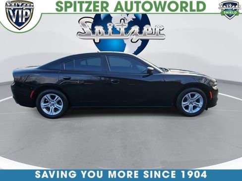 Used 2018 Dodge Charger SXT image 9