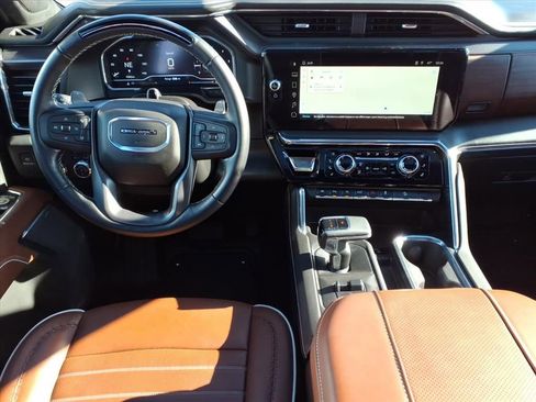 Used 2025 GMC Sierra 1500 Denali Ultimate image 12
