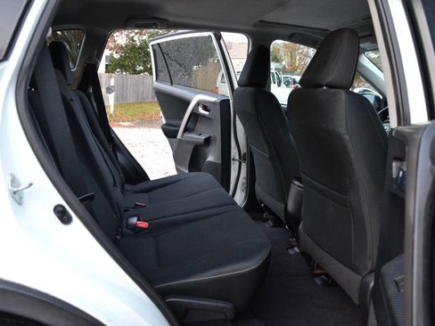 Used 2014 Toyota RAV4 XLE image 9