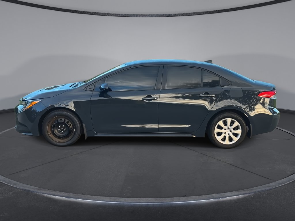 Used 2025 Toyota Corolla LE FWD image 5