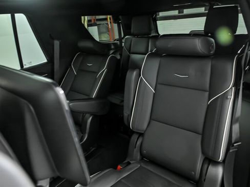 Used 2023 Cadillac Escalade Premium Luxury AWD/4WD image 20