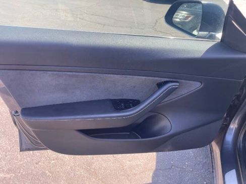 Used 2018 Tesla Model 3 Long Range RWD image 9