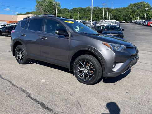 Used 2017 Toyota RAV4 SE AWD/4WD image 6